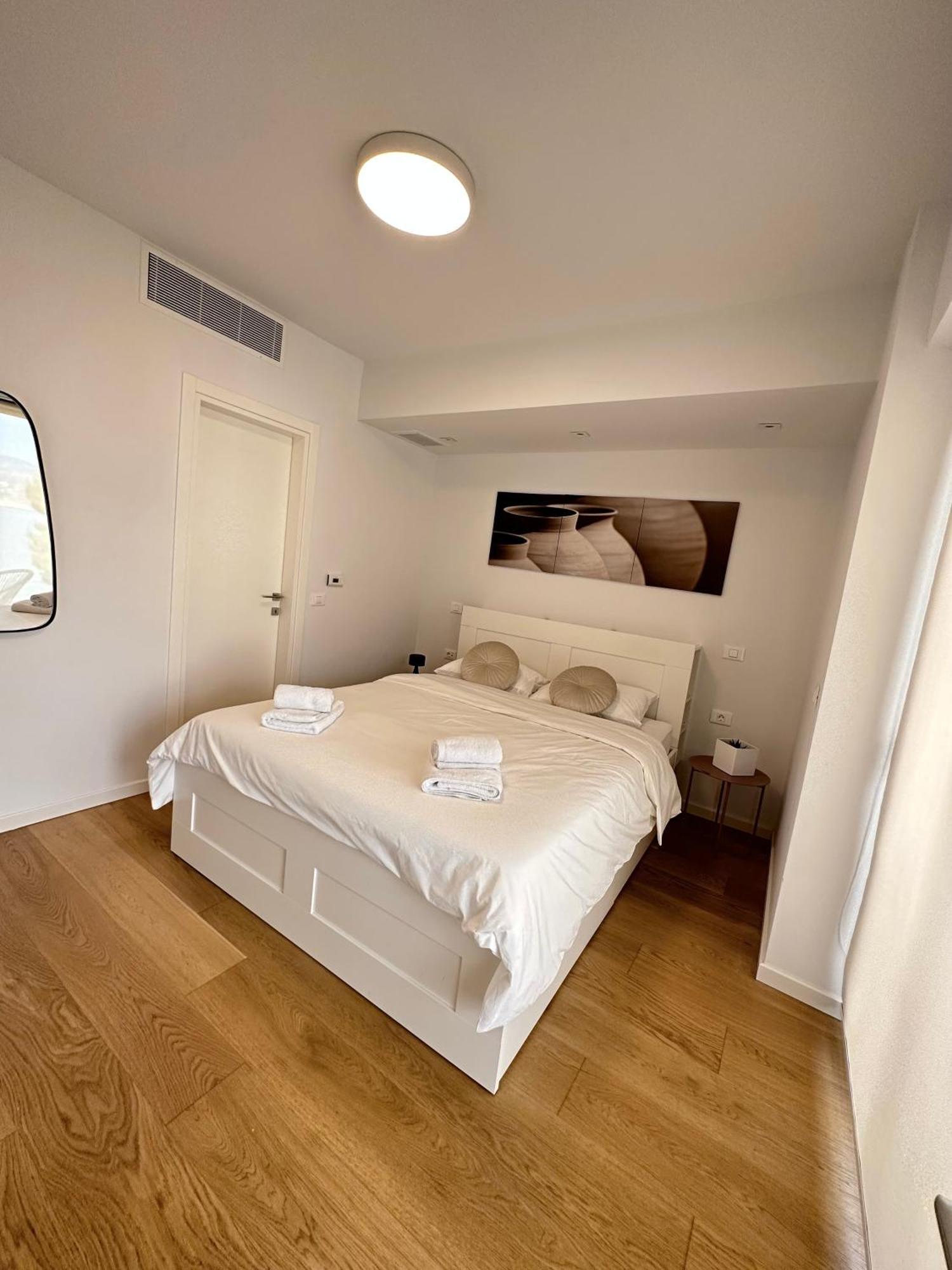 Serena At Athens Riviera Apartamento Vári Exterior foto